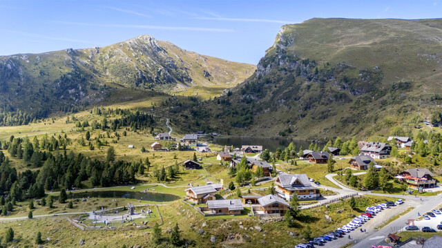 Neuwertiges Chalet Dorf mit Alm-Gasthof in bester Lage am Falkert - direkt neben der "Heidi-Alm"