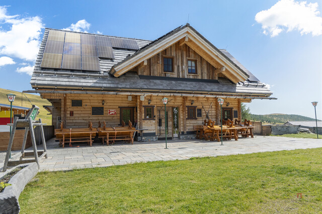 Neuwertiges Chalet Dorf mit Alm-Gasthof in bester Lage am Falkert - direkt neben der "Heidi-Alm"