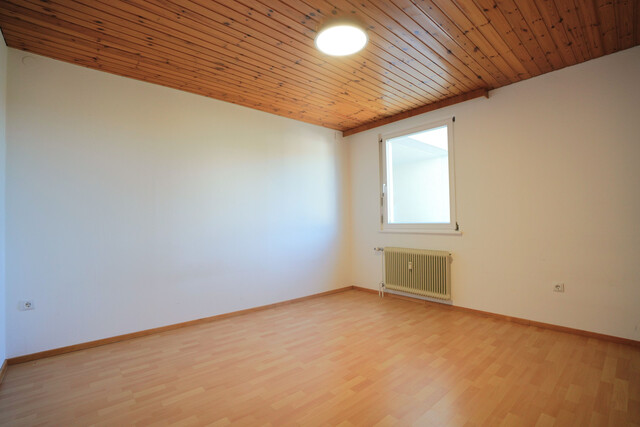 Geräumige 4-Zimmer-Wohnung mit großer Terrasse