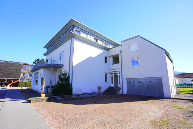 Geräumige 4-Zimmer-Wohnung mit großer Terrasse