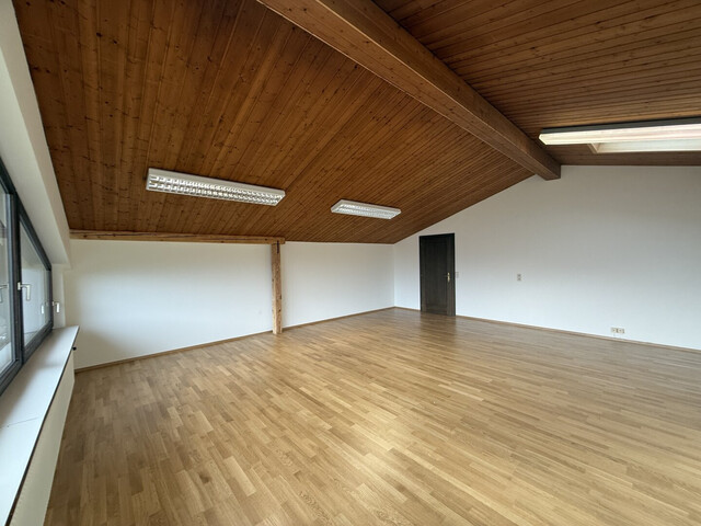 Großes Einfamilienhaus in familienfreundlicher Lage in Göfis zu vermieten!