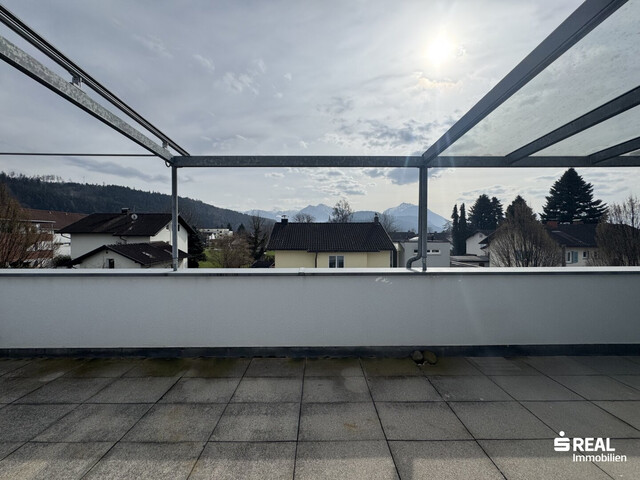 Tolle Dachgeschoss-Wohnung mit zwei Terrassen!