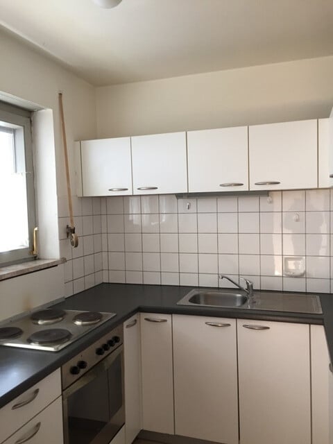 "ohne Provision" helle 2,5 Zimmer Wohnung in zentraler Lage