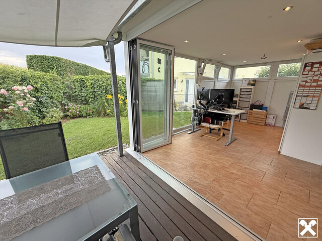 Gepflegtes Einfamilienhaus mit Carport und Wintergarten