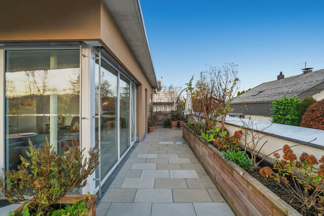 Hohenems: moderne Dachgeschosswohnung mit über 100m² Wohnfläche und ca. 90m² Terasse!