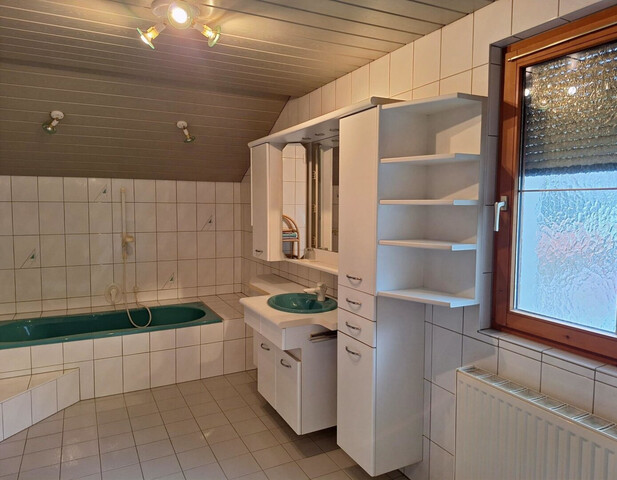 Grosszügiges Einfamilienhaus mit Einliegerwohnung in sonniger und idyllischer Lage von Ludesch zu verkaufen!