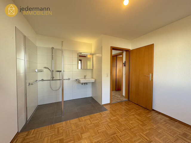 HARD: HAUS MIT CHARME UND TRAUMHAFTEM GARTEN