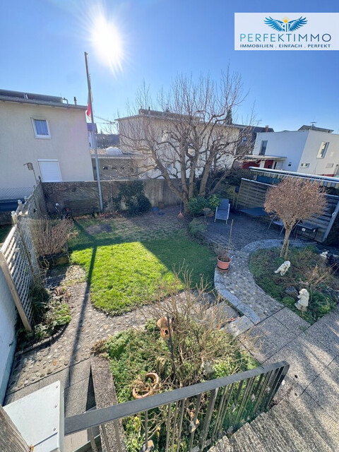 Seltene Gelegenheit in begehrter Wohnlage - großzügiges Einfamilienhaus mit Garten und Weinkeller