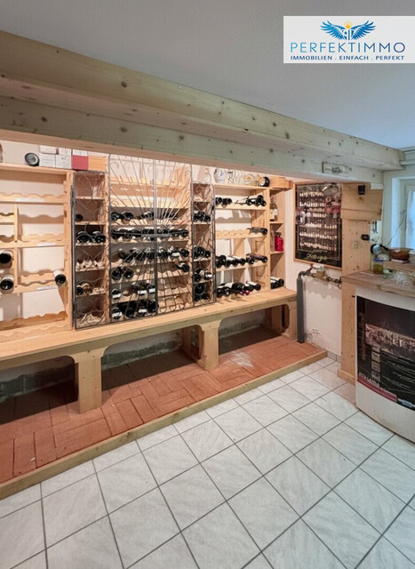 Seltene Gelegenheit in begehrter Wohnlage - großzügiges Einfamilienhaus mit Garten und Weinkeller