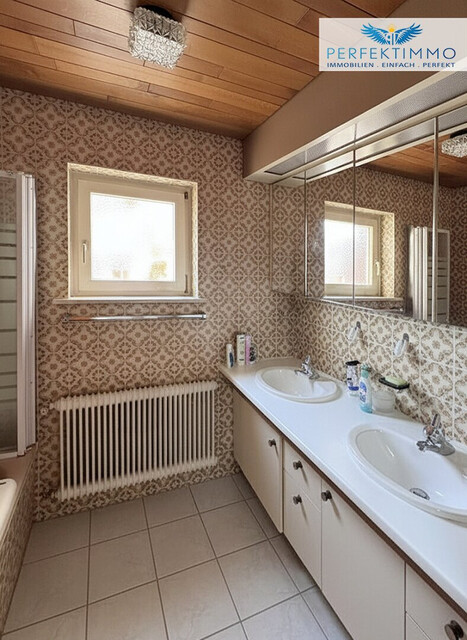 Seltene Gelegenheit in begehrter Wohnlage - großzügiges Einfamilienhaus mit Garten und Weinkeller