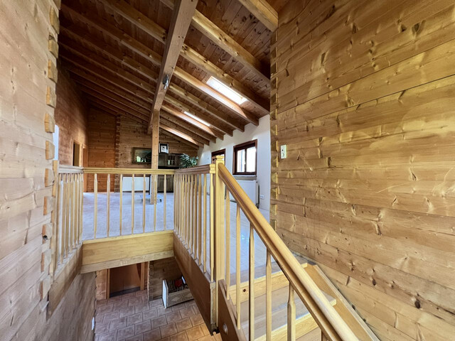 GEMÜTLICHES HOLZHAUS MIT FANTASTISCHEM AUSBLICK