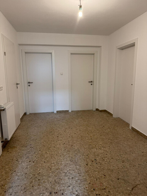 Neu sanierte, geräumige und barrierefreie 3,5 Zimmer Wohnung im 1. OG mitten in Bluden