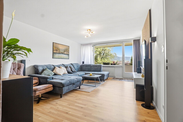 Großzügige 5-Zimmer-Wohnung mit Balkon in begehrter Lage