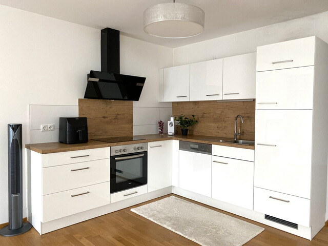 Äußerst gepflegte 3 Zimmer Wohnung mit stilvollem Flair/Balkon & 1 TG-Stellplatz