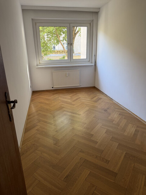 4-Zimmer-Wohnung mit Loggia und Einbauküche in 1160 Wien, 97m² - WG geeignet