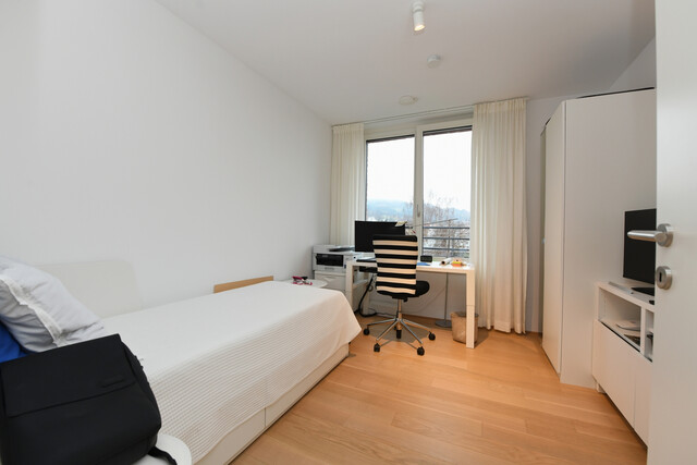 Neuwertige 3-Zimmer Wohnung mit atemberaubender Seesicht