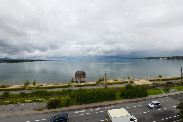 Neuwertige 3-Zimmer Wohnung mit atemberaubender Seesicht