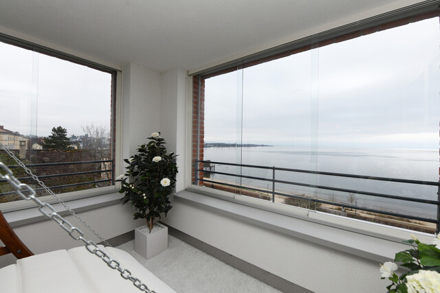 Neuwertige 3-Zimmer Wohnung mit atemberaubender Seesicht