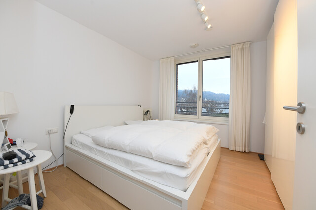 Neuwertige 3-Zimmer Wohnung mit atemberaubender Seesicht