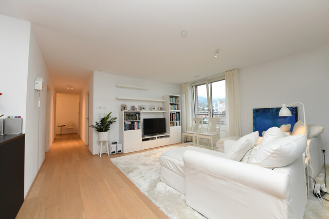 Neuwertige 3-Zimmer Wohnung mit atemberaubender Seesicht