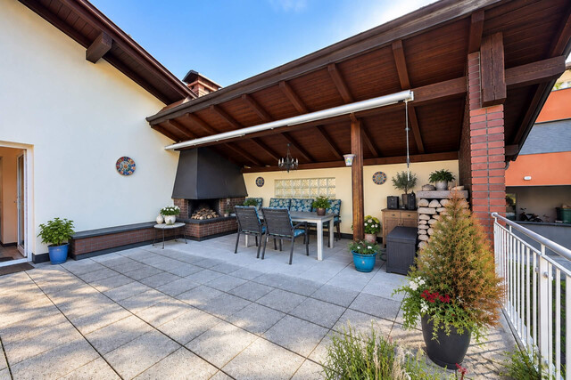 Wohnen mit Weitblick in Feldkirch: Zweifamilienhaus in begehrter Hanglage