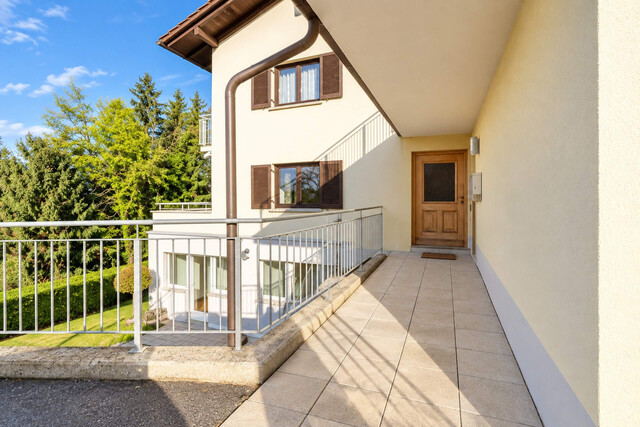 Wohnen mit Weitblick in Feldkirch: Zweifamilienhaus in begehrter Hanglage