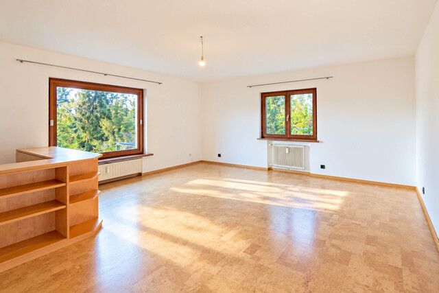 Wohnen mit Weitblick in Feldkirch: Zweifamilienhaus in begehrter Hanglage
