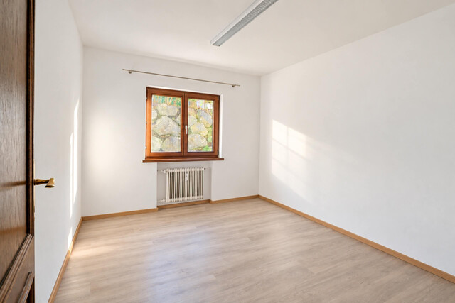Wohnen mit Weitblick in Feldkirch: Zweifamilienhaus in begehrter Hanglage