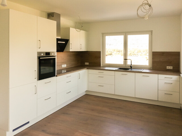 Tolles Einfamilienhaus in Hanglage mit Keller und Garage