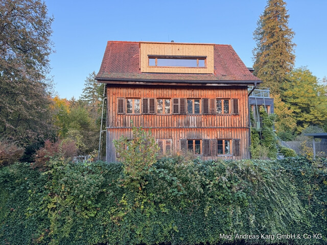 Modernes Wohnen am Park – 4-Zimmer-Maisonette mit Sonnenterrasse und Carport