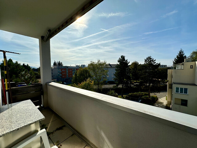 "ohne Provision" möblierte, helle 2,5 Zimmer Wohnung mit Wintergarten u. Balkon in ruhiger Lage