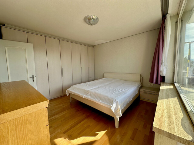 "ohne Provision" möblierte, helle 2,5 Zimmer Wohnung mit Wintergarten u. Balkon in ruhiger Lage