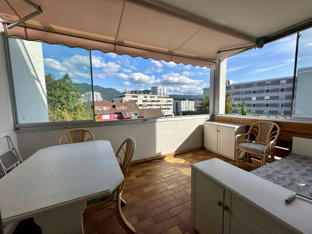 "ohne Provision" möblierte, helle 2,5 Zimmer Wohnung mit Wintergarten u. Balkon in ruhiger Lage