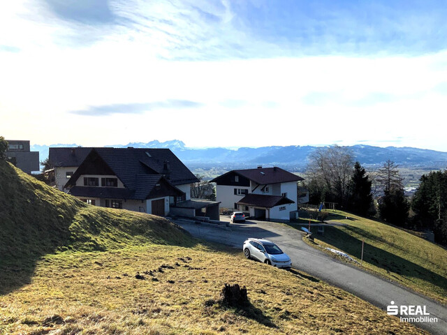 Panorama-Grundstück in Bildstein bereits erschlossen!