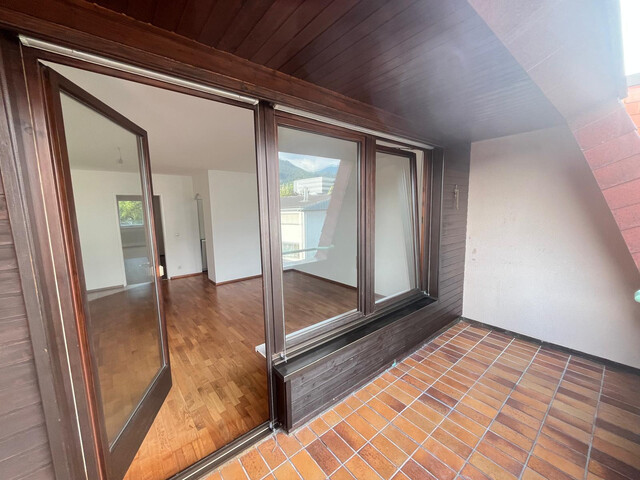 56m2, 2-Zimmer-Wohlfühlwohnung, provisionsfrei, renoviert für Single oder Paar, Balkonblick zur Karrenseilbahn...
