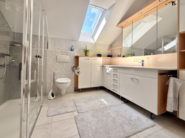 Bludenz: 2-Zimmer-Maisonette-Wohnung ca. 57 m² mit überdachtem Balkon – großzügiges Wohnen auf zwei Ebenen