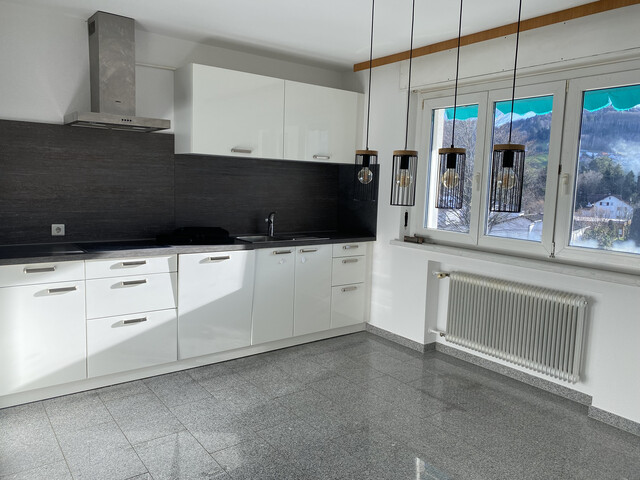 Privatverkauf! Höchst: 3,5 Zimmer & Balkon im 3. OG (ohne Lift), mit Fahrradkeller, Gartennutzung & Spielplatz