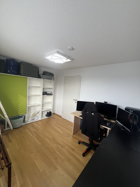 Schöne, helle, möblierte 4 Zimmer-Wohnung 