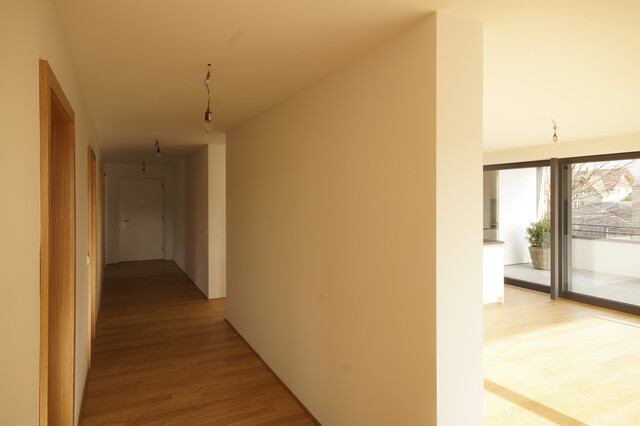 Großzügige 4-Zimmerwohnung in Toplage mit schöner Aussicht 