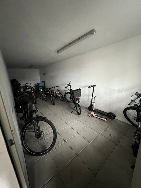 Schöne, helle, möblierte 4 Zimmer-Wohnung 