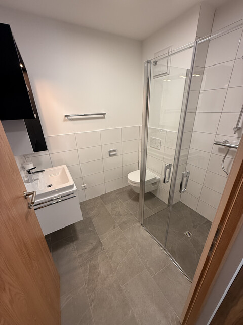 Neubau-Wohnung  voll möbliert mit Balkon und Keller zur Miete (Top 101)