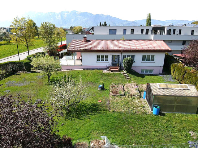 JUWEL: Bungalow mit riesigem Grundstück in sehr guter Lage (Nahe der Frutz)