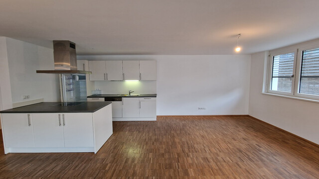 Schöne 3-Zimmer-Wohnung inkl. TG-Platz, in zentraler Lage, mit großer Terrasse