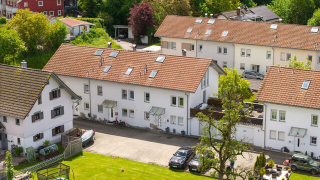 Hohenweiler: Modernes Reihenhaus mit außergewöhnlich viel Platz