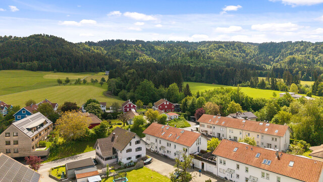 Hohenweiler: Modernes Reihenhaus mit außergewöhnlich viel Platz