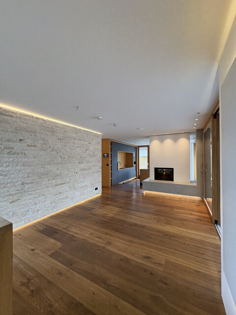 Provisionsfrei: 🏡🌟 Exklusive 2-stöckige Gartenwohnung – EG & UG mit privatem Lift, Pool, Garten & Terrassen