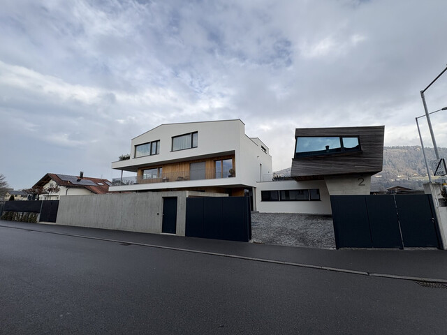 Provisionsfrei: 🏡🌟 Exklusive 2-stöckige Gartenwohnung – EG & UG mit privatem Lift, Pool, Garten & Terrassen