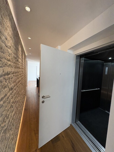 Provisionsfrei: 🏡🌟 Exklusive 2-stöckige Gartenwohnung – EG & UG mit privatem Lift, Pool, Garten & Terrassen