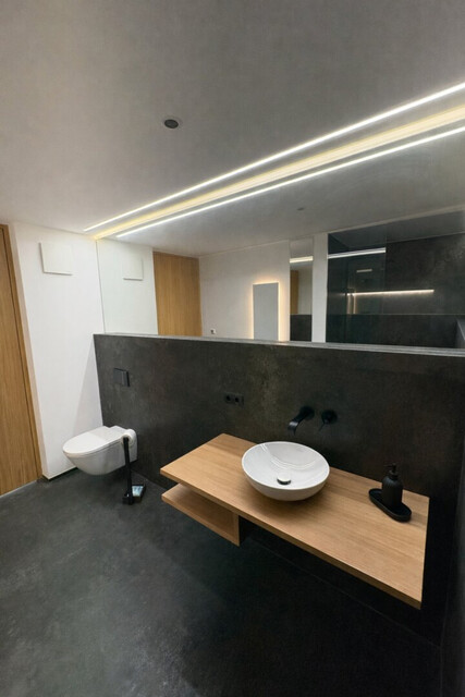 Provisionsfrei: 🏡🌟 Exklusive 2-stöckige Gartenwohnung – EG & UG mit privatem Lift, Pool, Garten & Terrassen