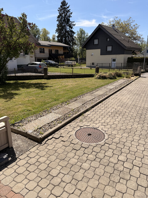 Älteres Einfamilienhaus an sehr ruhiger Wohnlage